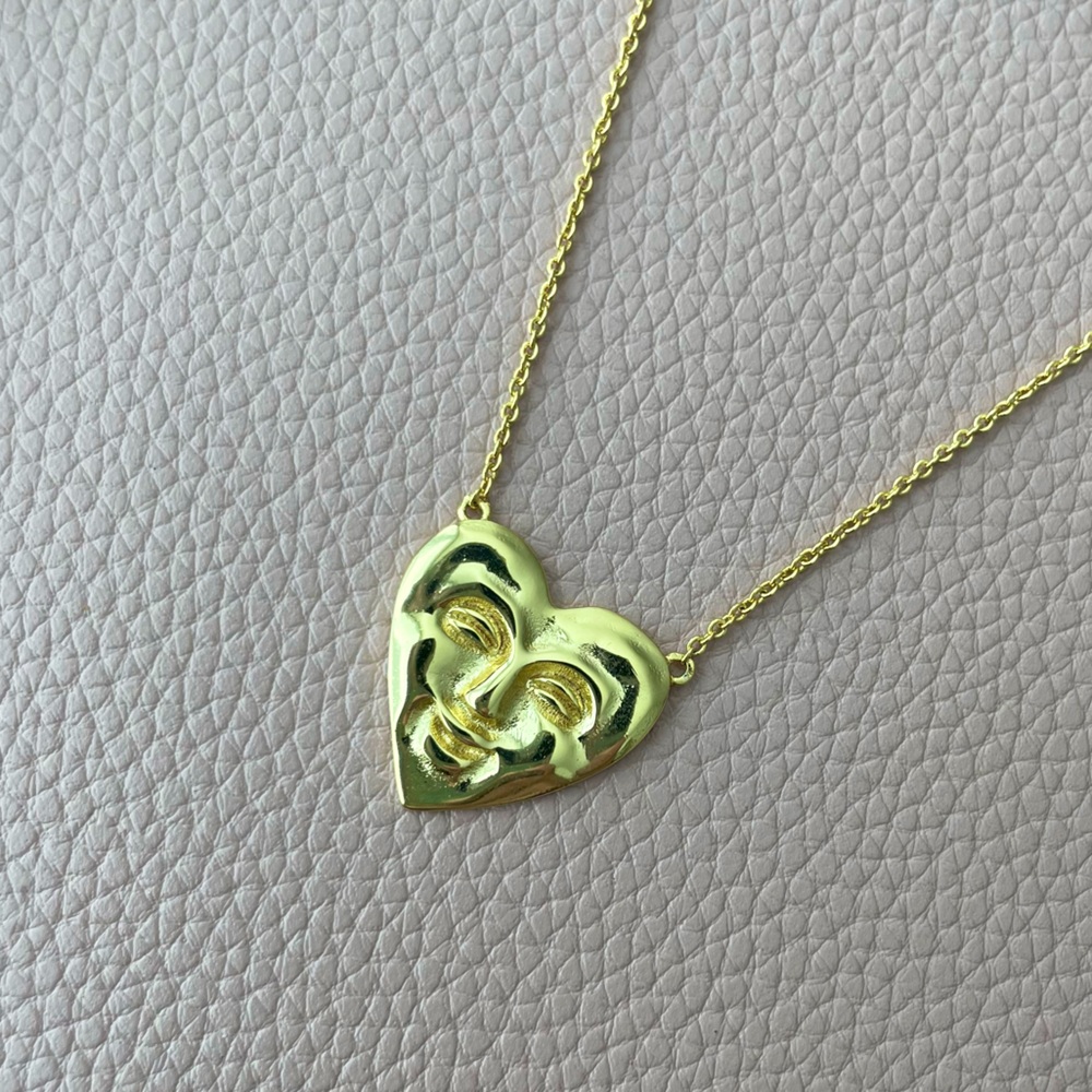 OCEANUS heart face gold necklace